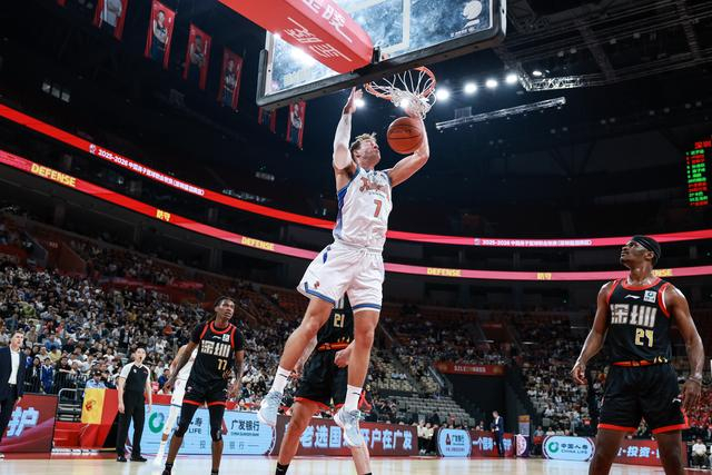 CBA常规赛第28轮 深圳马可波罗主场大胜新疆伊力