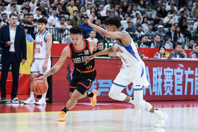 CBA常规赛第28轮 深圳马可波罗主场大胜新疆伊力