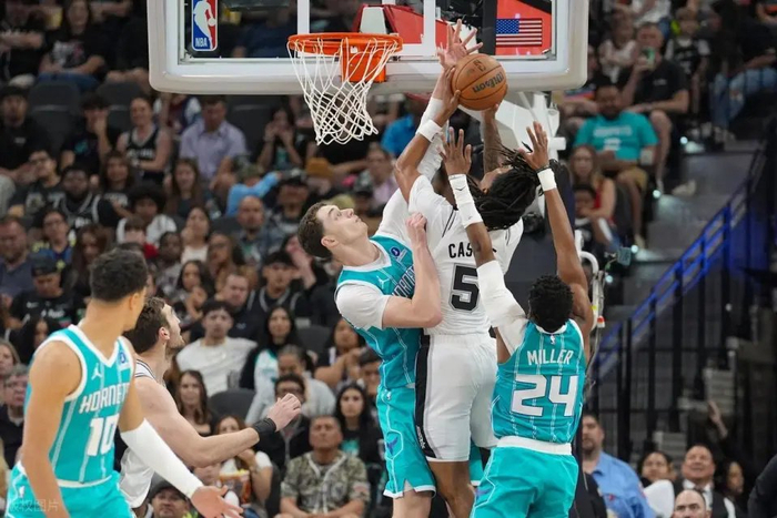 文班亚马复出率队胜黄蜂 马刺稳居西部第二