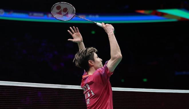 石宇奇力克印度黑马 首次问鼎亚锦赛男单冠军