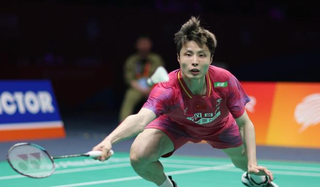 石宇奇力克印度黑马 首次问鼎亚锦赛男单冠军