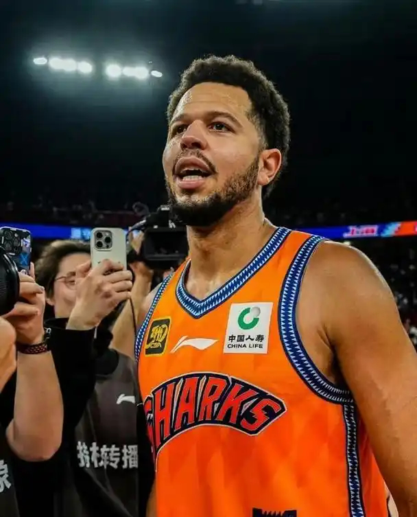 辽宁男篮官宣第8外援加盟 哈维续约离队引热议