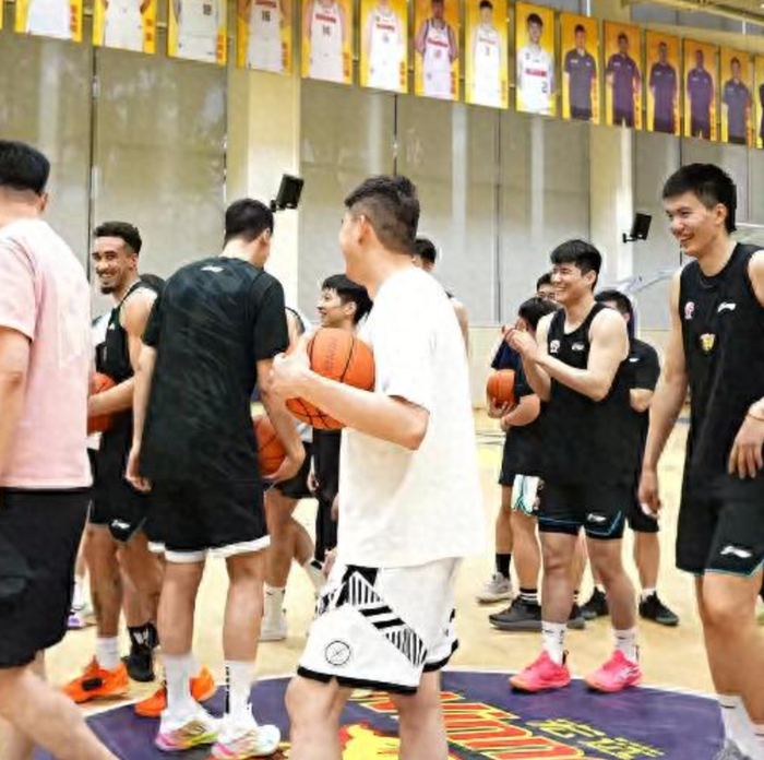 广东队争冠关键战：萨林杰复出焦泊乔回归，杜